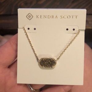 Kendra Scott necklace